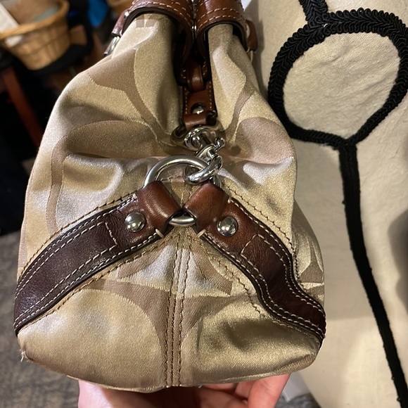 Signature C Tan & Brown Sateen Leather Coach Purse 🤎 - Picture 6 of 16